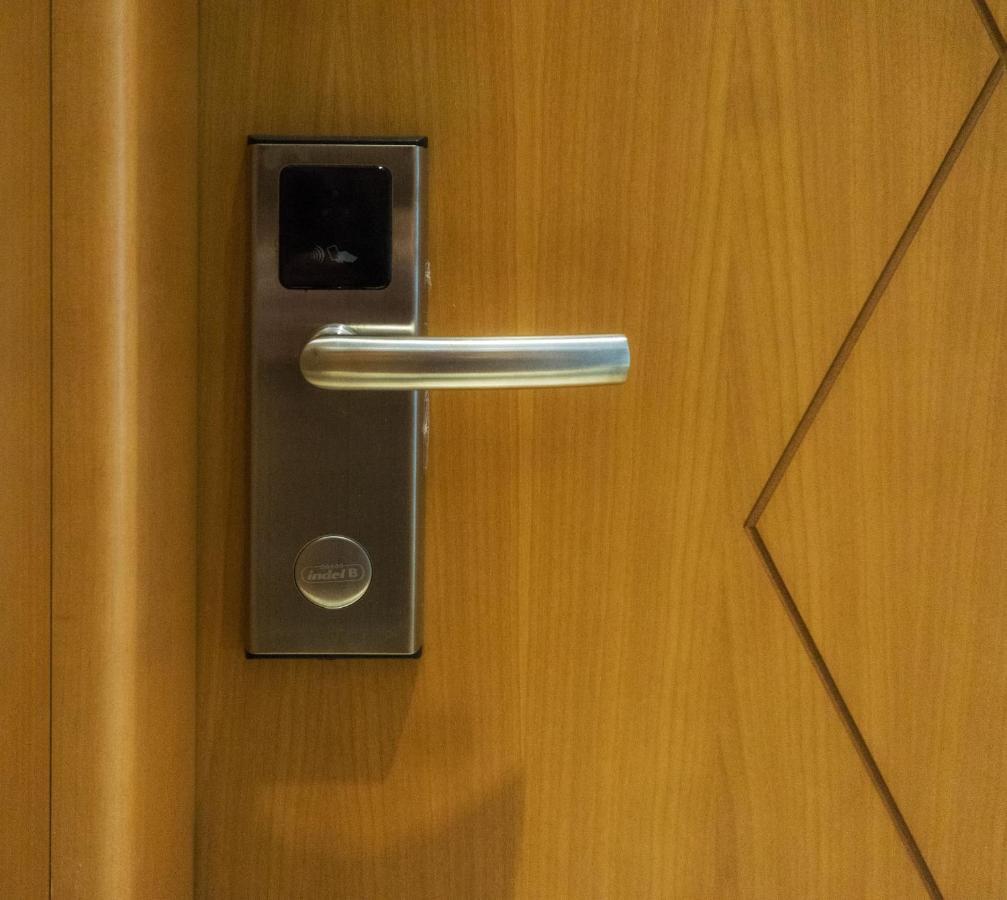 רימיני Hotel Londra מראה חיצוני תמונה