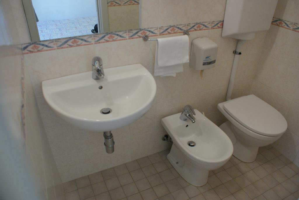 רימיני Hotel Londra חדר תמונה